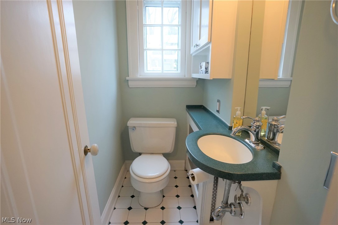 3270 Daleford Road Cleveland, OH 44120 - Photo 12 of 27 Gallery Image 12