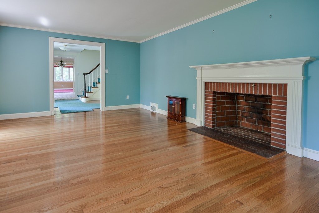 15 Windsor Road Dover, MA 02030 - Photo 6 of 25 Gallery Image 6
