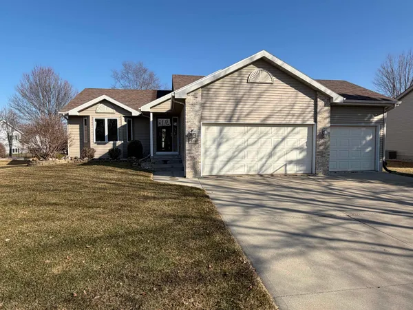 $464,900 | 316 Burl Oak Drive, DeForest, WI 53532