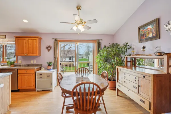 $464,900 | 316 Burl Oak Drive, DeForest, WI 53532
