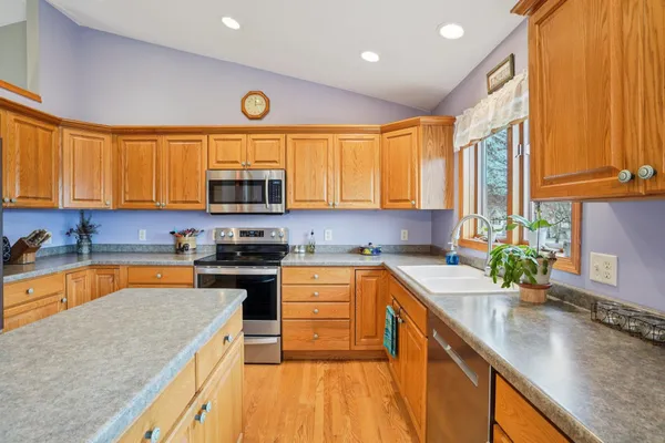 $464,900 | 316 Burl Oak Drive, DeForest, WI 53532