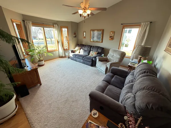 $464,900 | 316 Burl Oak Drive, DeForest, WI 53532