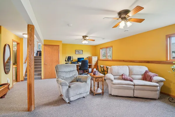 $464,900 | 316 Burl Oak Drive, DeForest, WI 53532