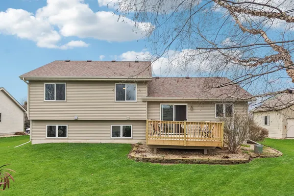 $464,900 | 316 Burl Oak Drive, DeForest, WI 53532