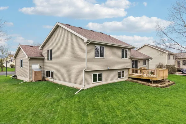 $464,900 | 316 Burl Oak Drive, DeForest, WI 53532