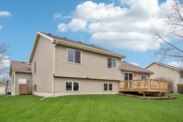 $464,900 | 316 Burl Oak Drive, DeForest, WI 53532