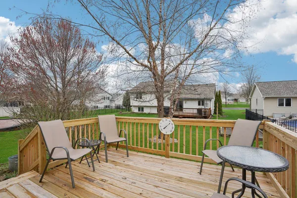 $464,900 | 316 Burl Oak Drive, DeForest, WI 53532