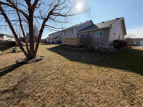 $464,900 | 316 Burl Oak Drive, DeForest, WI 53532
