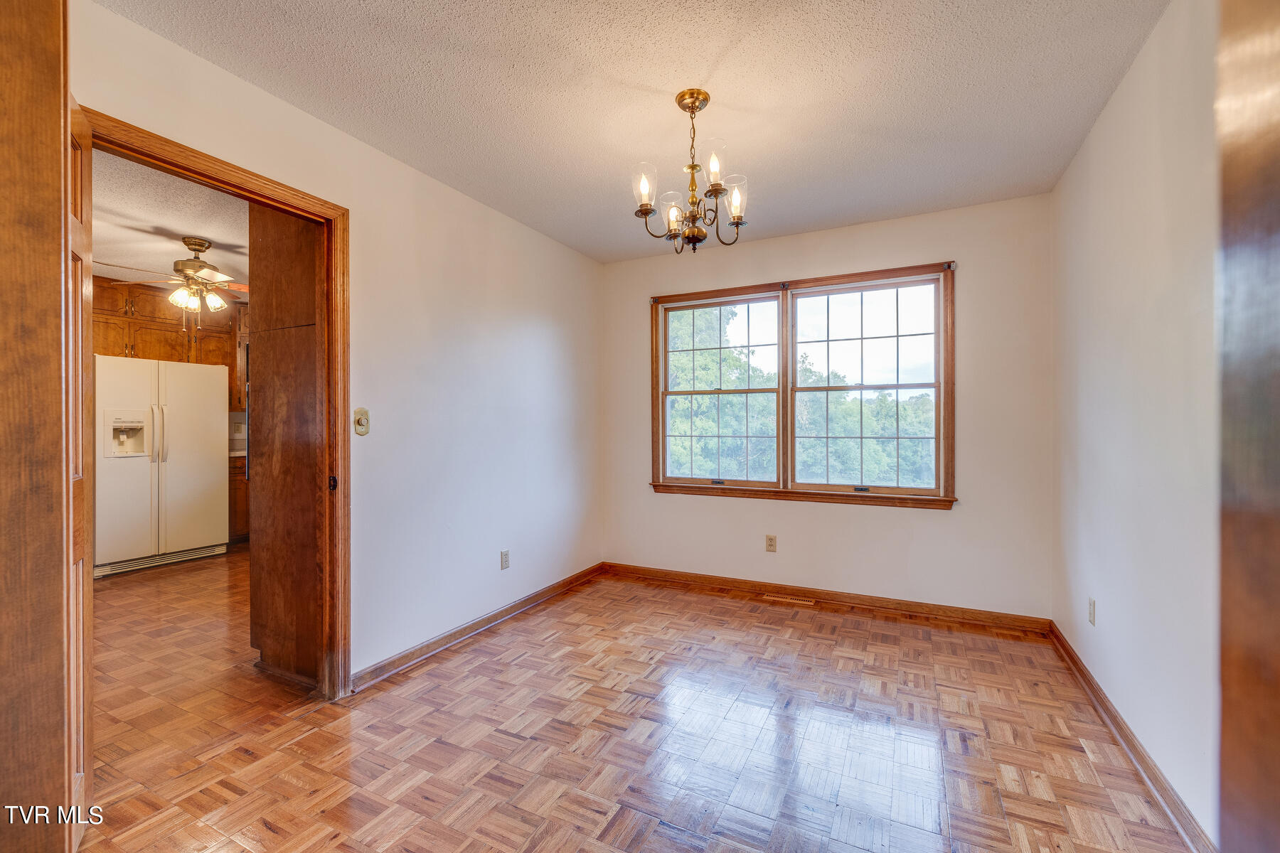 220 Slagle Road Elizabethton, TN 37643 - Photo 12 of 69 009