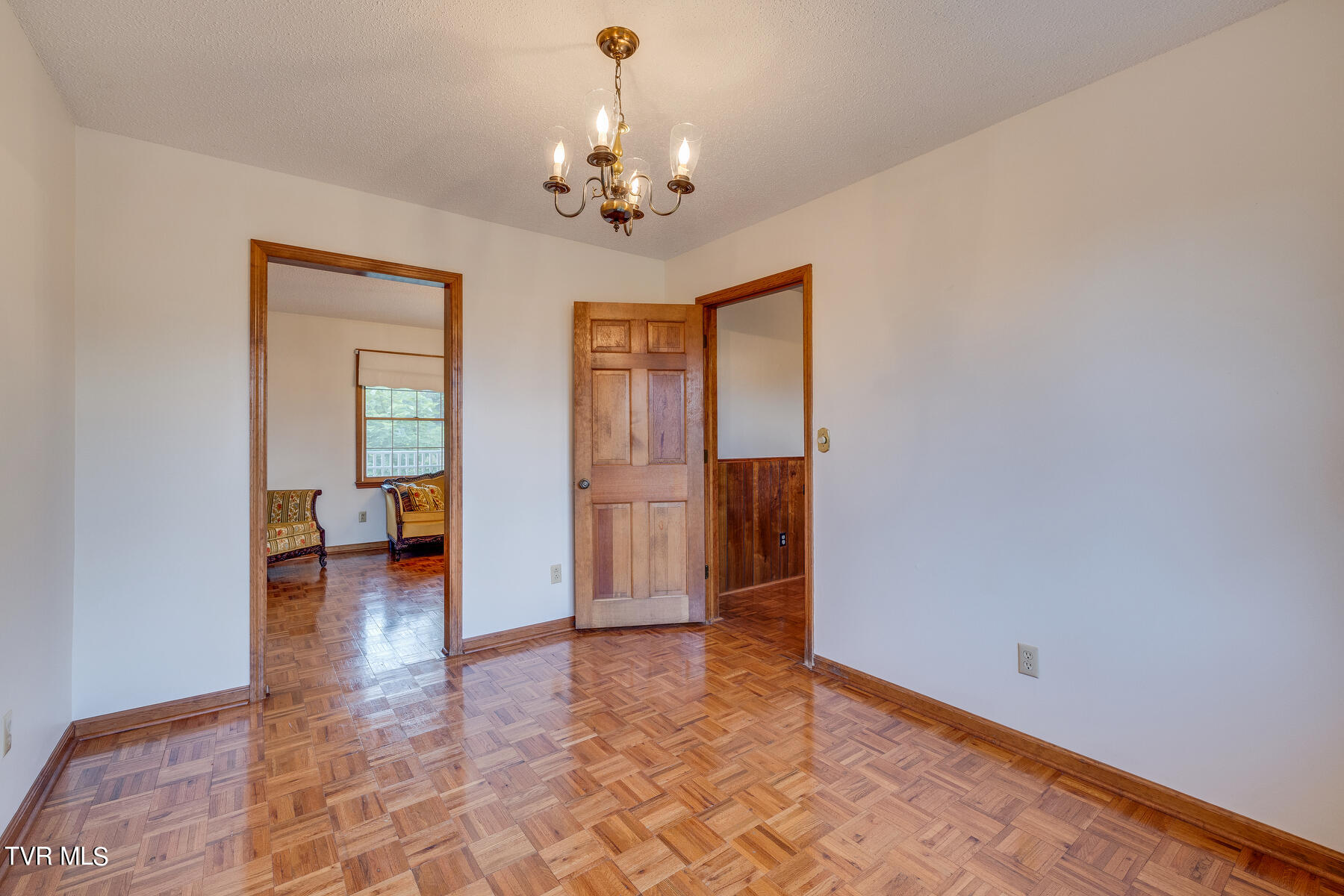 220 Slagle Road Elizabethton, TN 37643 - Photo 13 of 69 010