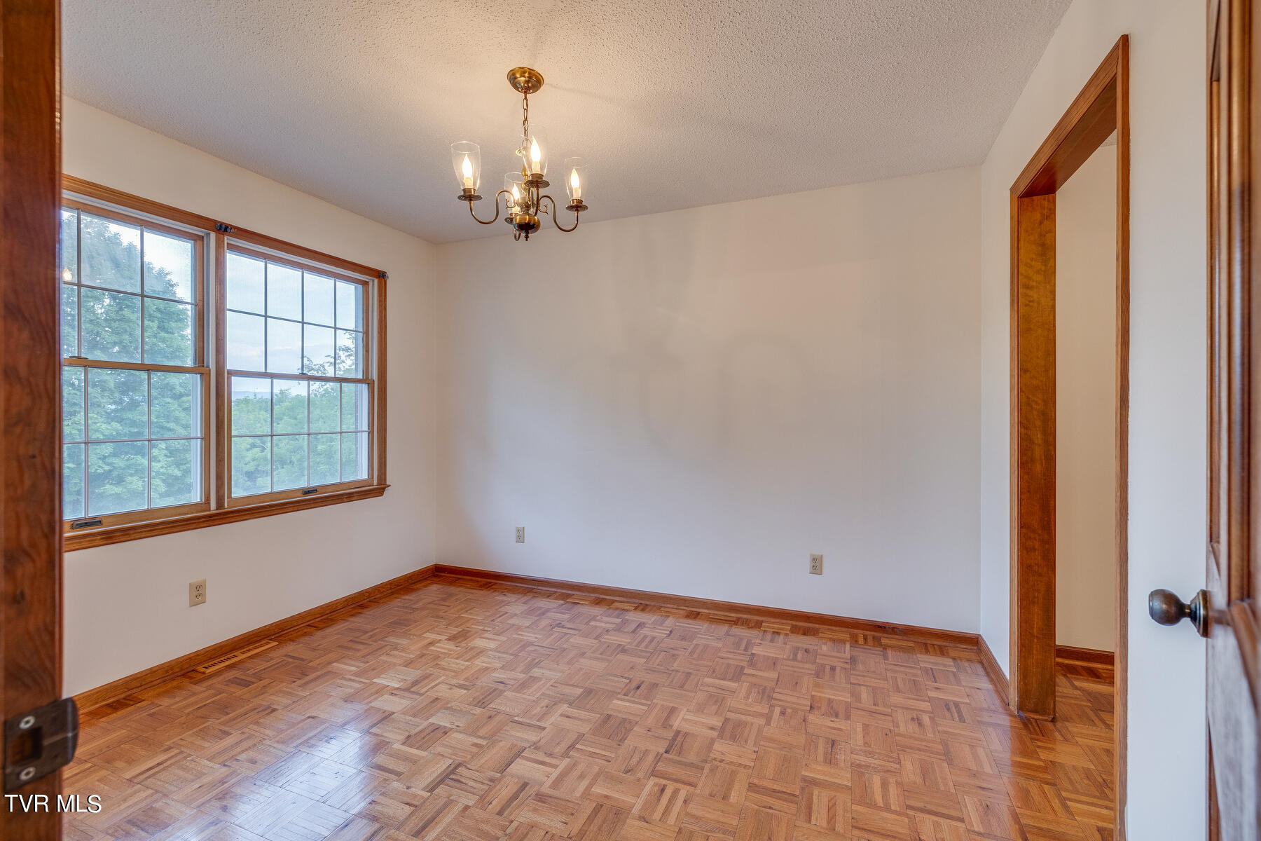 220 Slagle Road Elizabethton, TN 37643 - Photo 14 of 69 011