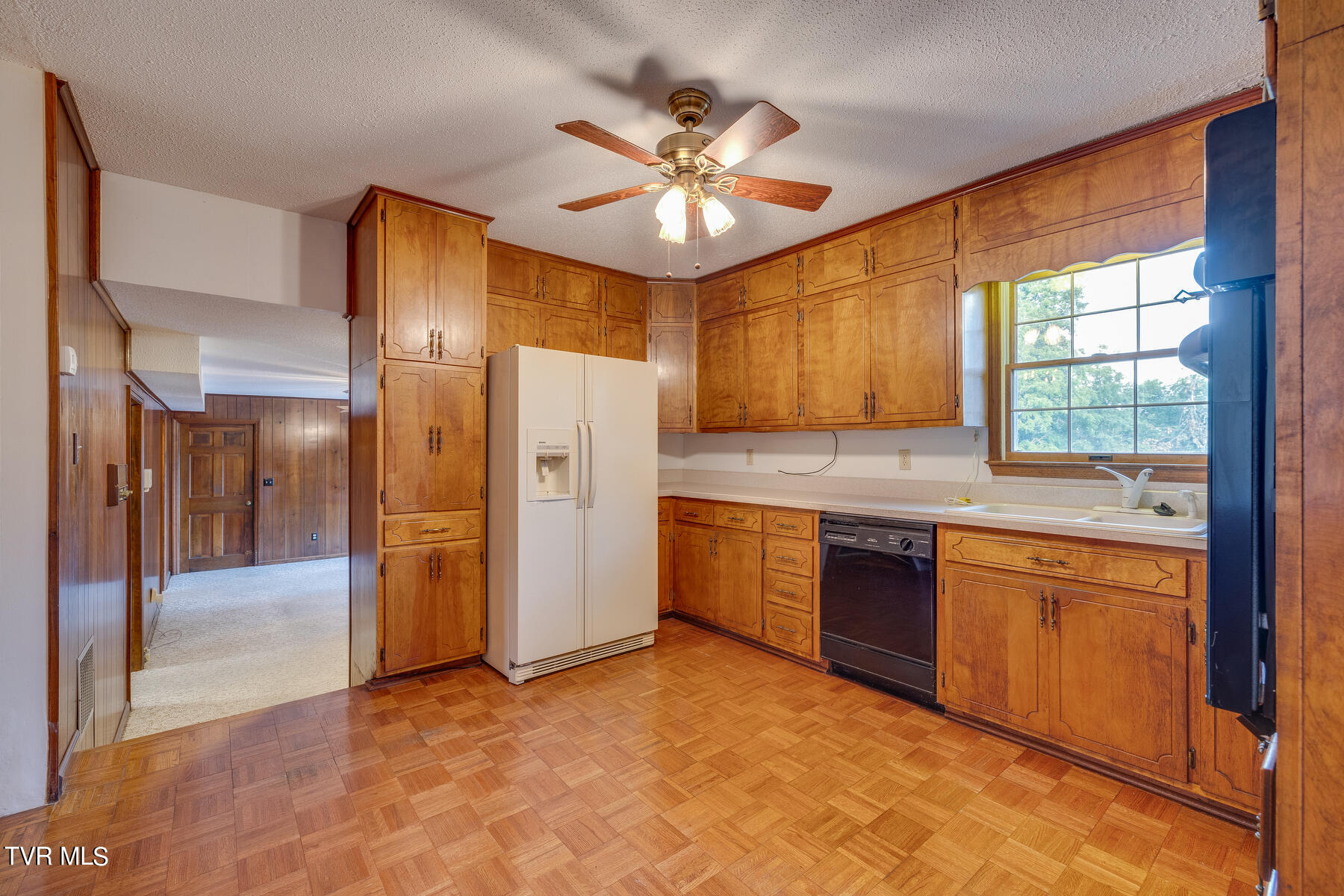 220 Slagle Road Elizabethton, TN 37643 - Photo 15 of 69 012