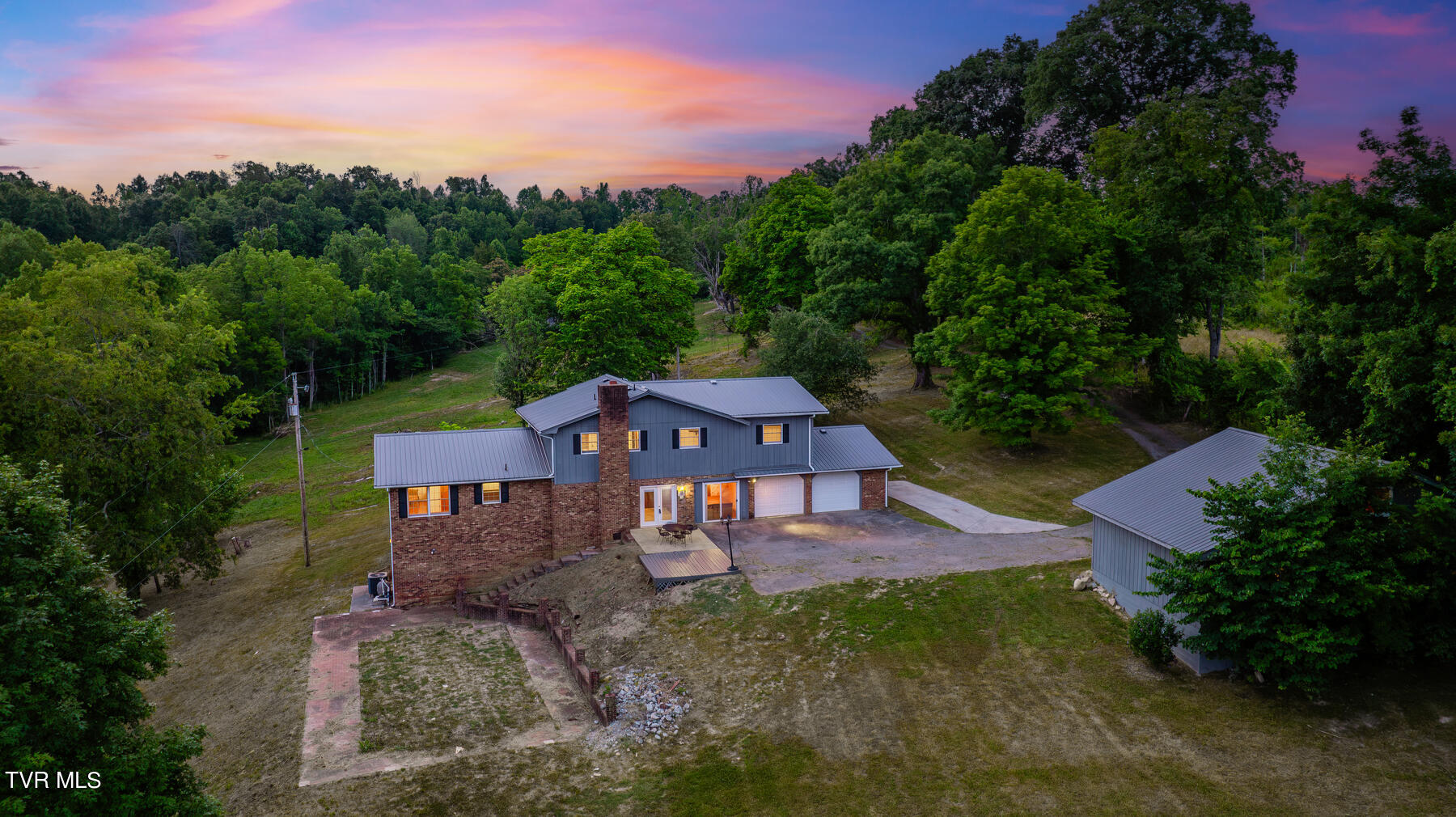 220 Slagle Road Elizabethton, TN 37643 - Photo 2 of 69 204