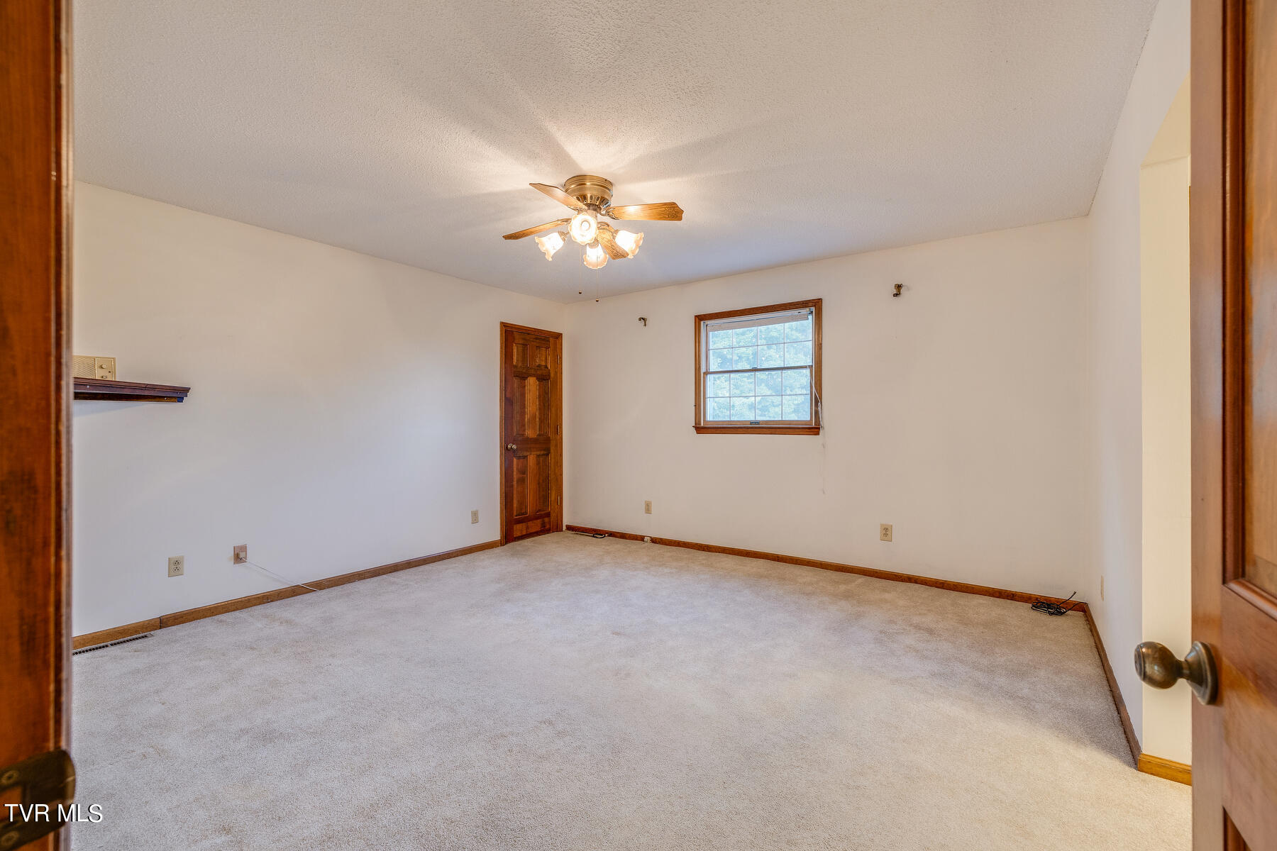 220 Slagle Road Elizabethton, TN 37643 - Photo 25 of 69 022