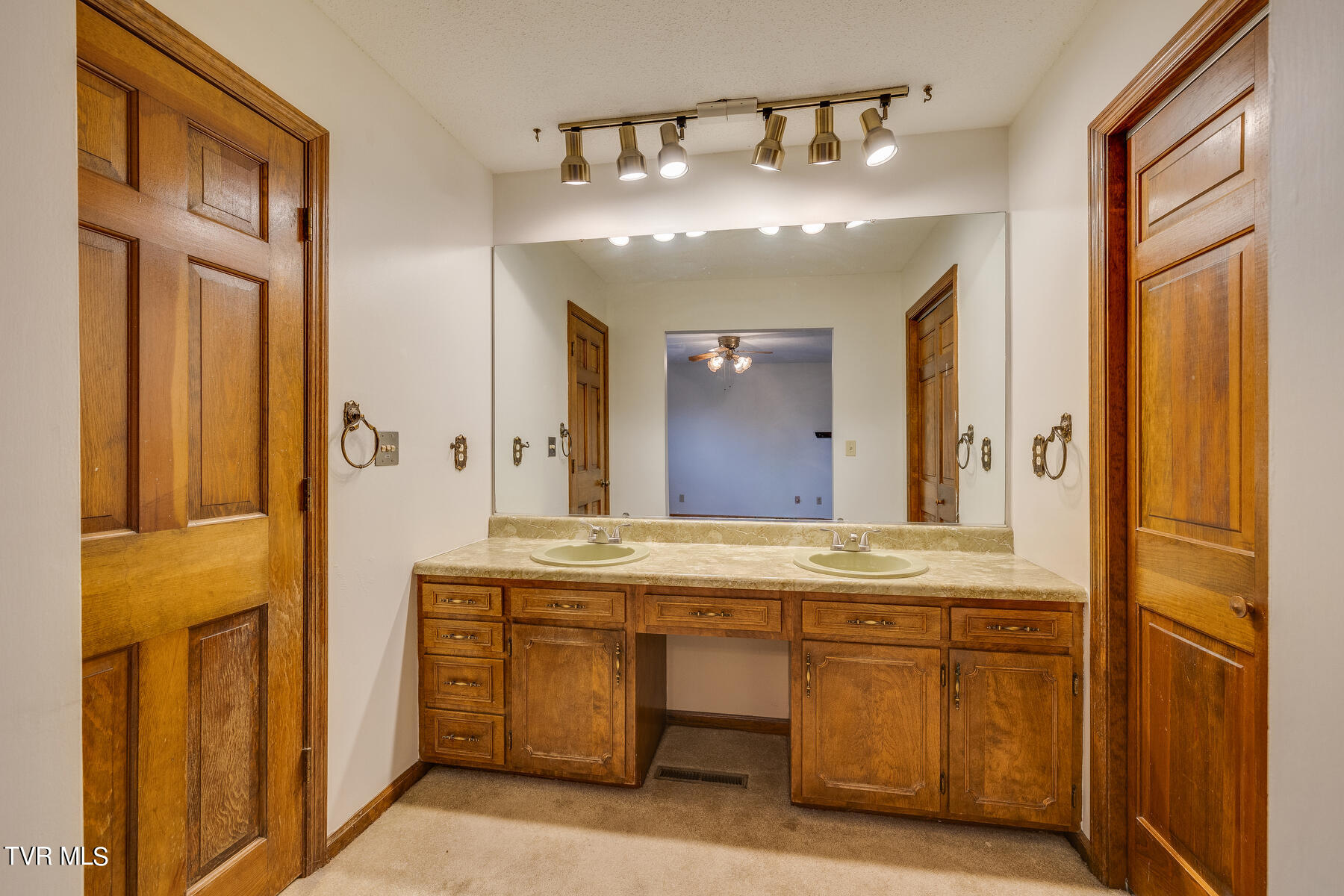 220 Slagle Road Elizabethton, TN 37643 - Photo 28 of 69 025