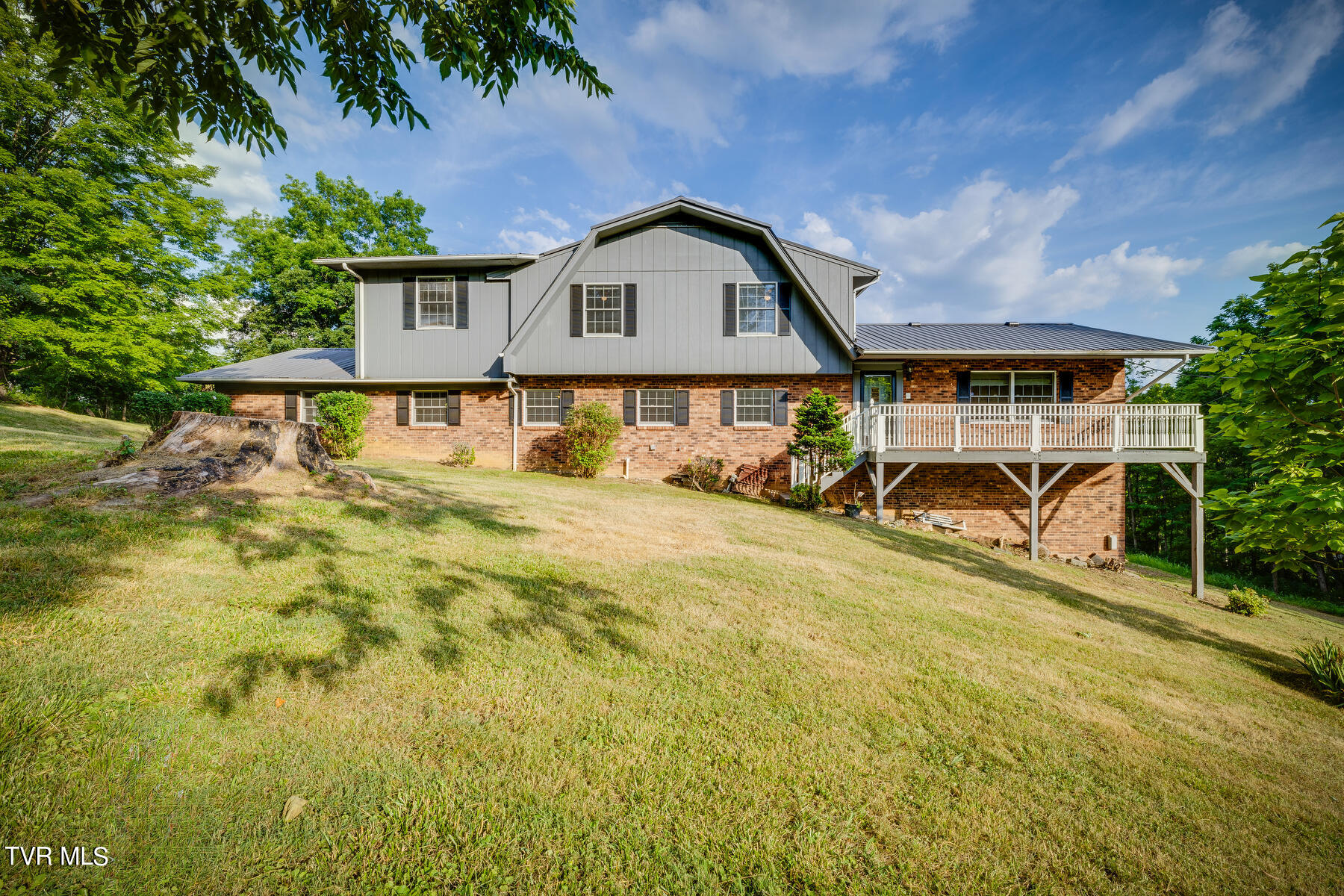 220 Slagle Road Elizabethton, TN 37643 - Photo 3 of 69 001