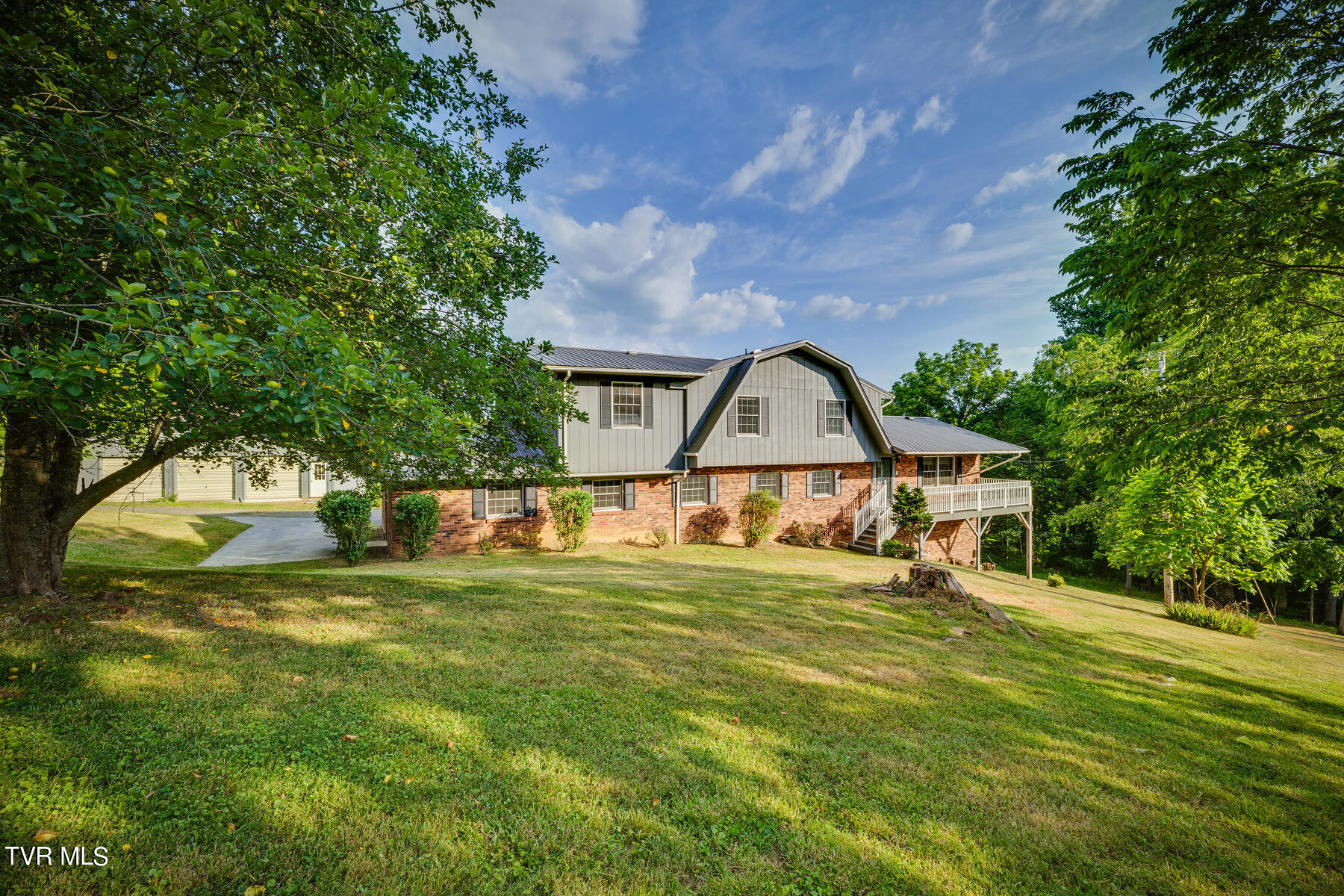 220 Slagle Road Elizabethton, TN 37643 - Photo 4 of 69 002