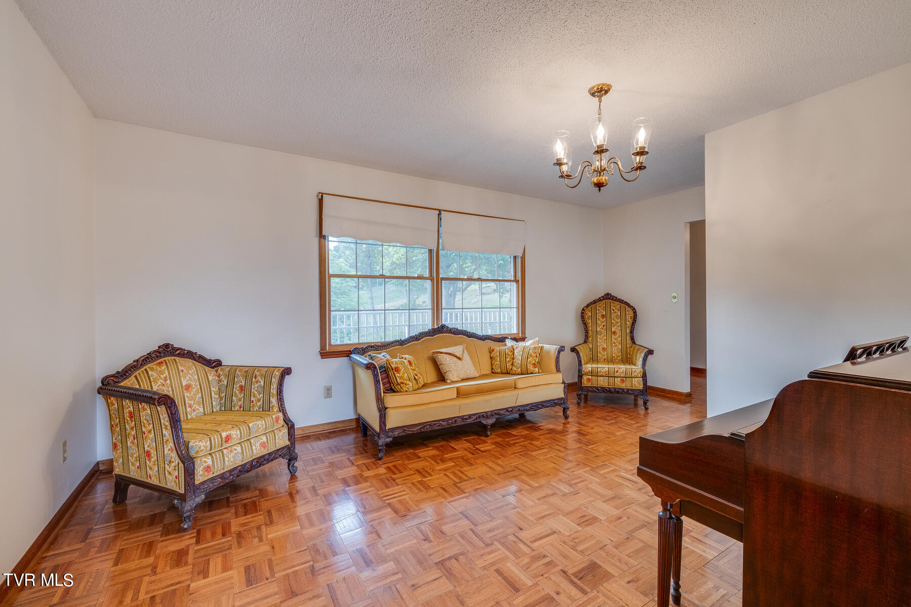 220 Slagle Road Elizabethton, TN 37643 - Photo 10 of 69 007