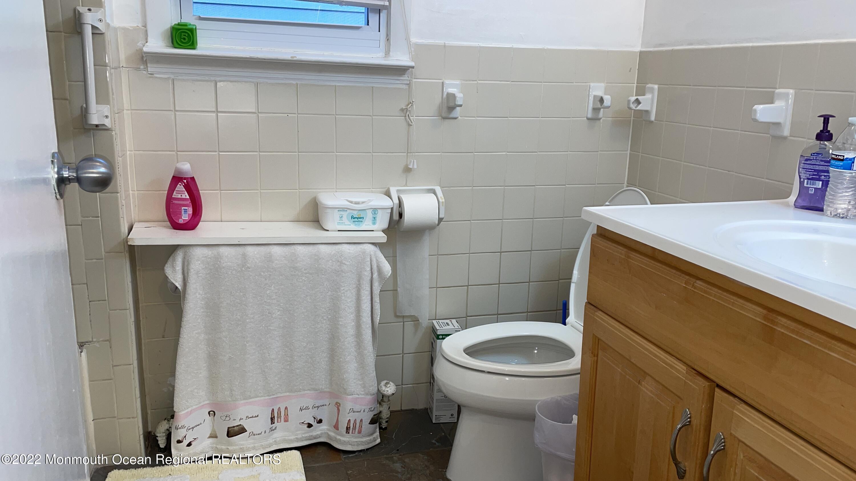 52 4th Avenue Long Branch, NJ 07740 - Photo 3 of 6 CA655FC9-832F-4BA5-BDD8-63053363DB6F