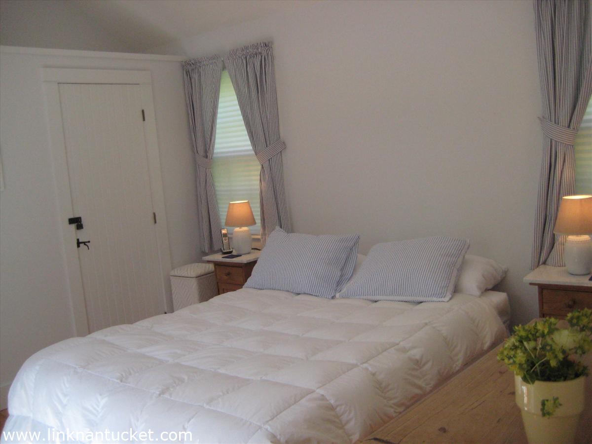54 North Beach Street Nantucket, MA 02554 - Photo 8 of 14