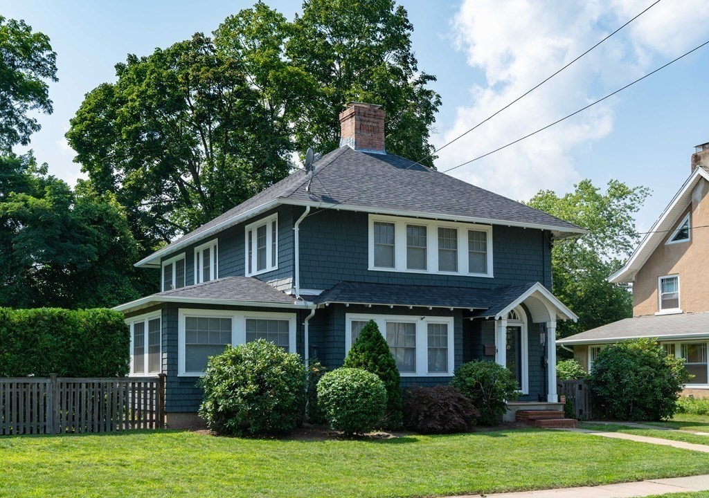 23 Wellesley Road Holyoke, MA 01040 - Photo 1 of 25 Gallery Image 1