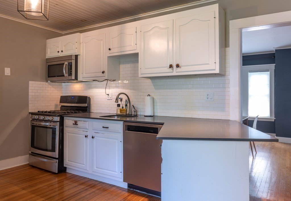 23 Wellesley Road Holyoke, MA 01040 - Photo 14 of 25 Gallery Image 14