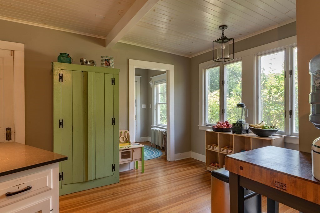 23 Wellesley Road Holyoke, MA 01040 - Photo 15 of 25 Gallery Image 15