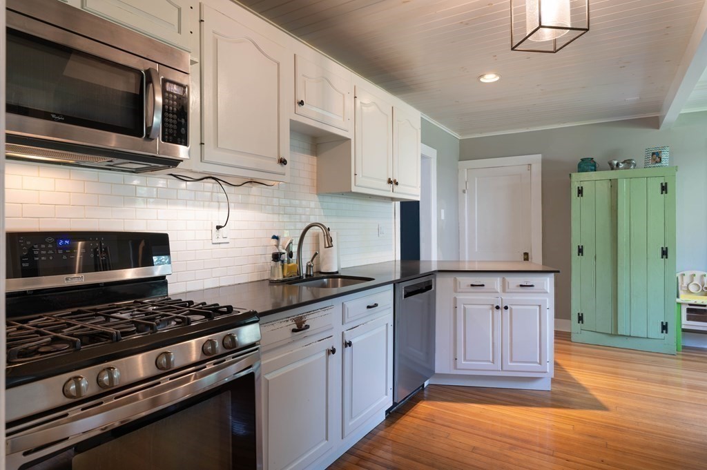 23 Wellesley Road Holyoke, MA 01040 - Photo 16 of 25 Gallery Image 16