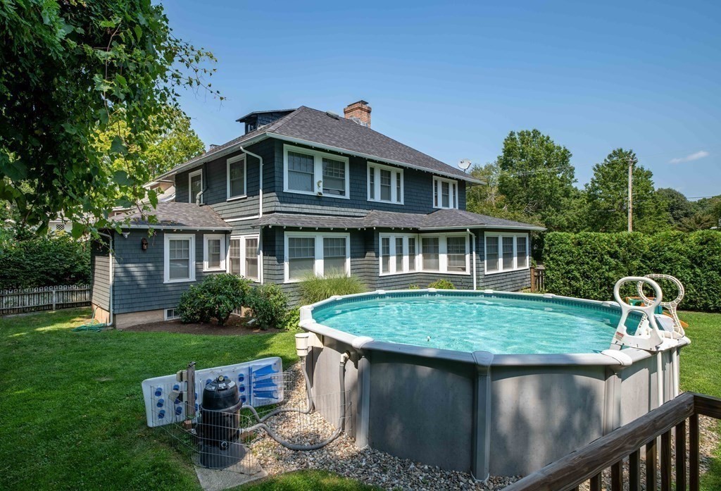 23 Wellesley Road Holyoke, MA 01040 - Photo 3 of 25 Gallery Image 3