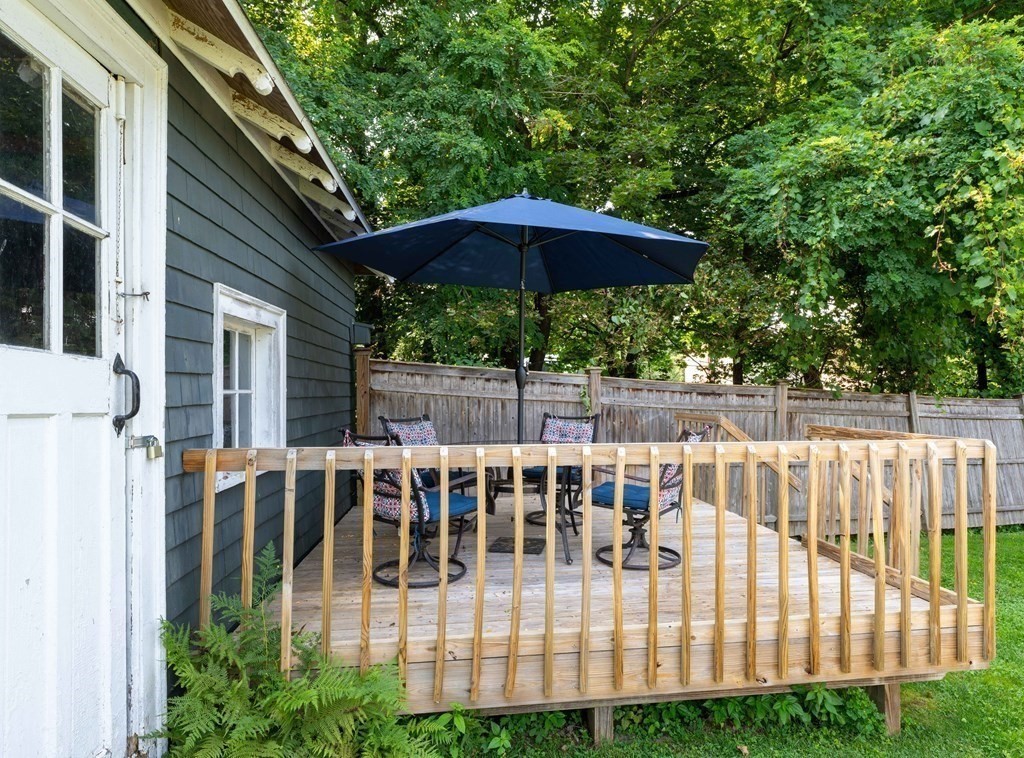 23 Wellesley Road Holyoke, MA 01040 - Photo 4 of 25 Gallery Image 4