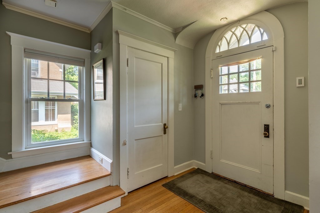 23 Wellesley Road Holyoke, MA 01040 - Photo 6 of 25 Gallery Image 6