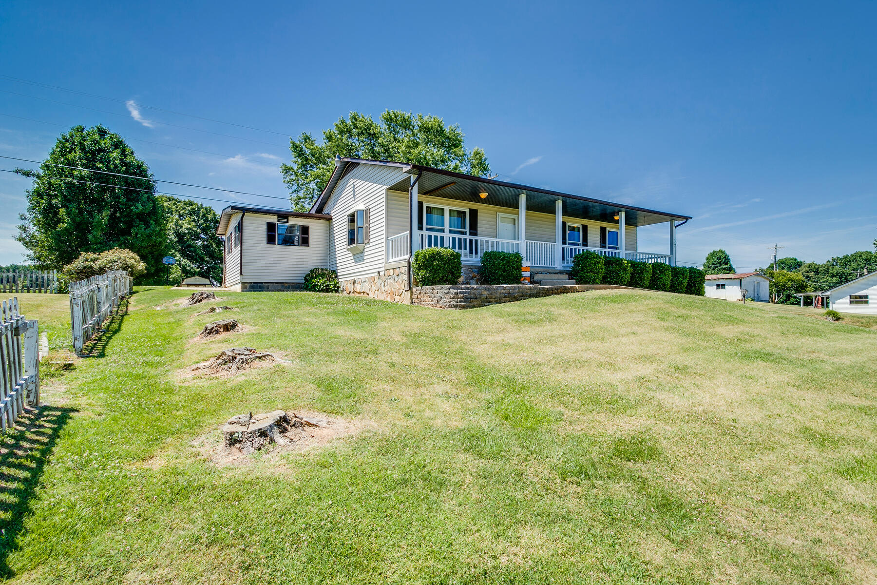146 Flag Branch Road Greeneville, TN 37743 - Photo 3 of 42 003