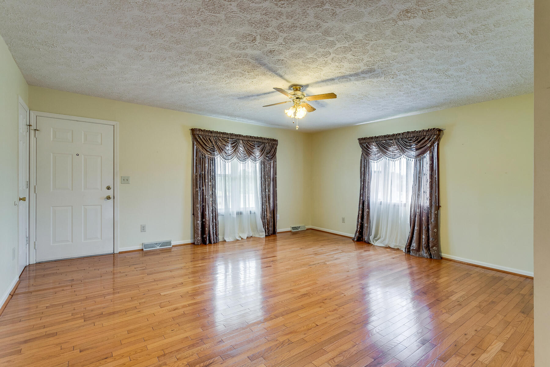 146 Flag Branch Road Greeneville, TN 37743 - Photo 8 of 42 008