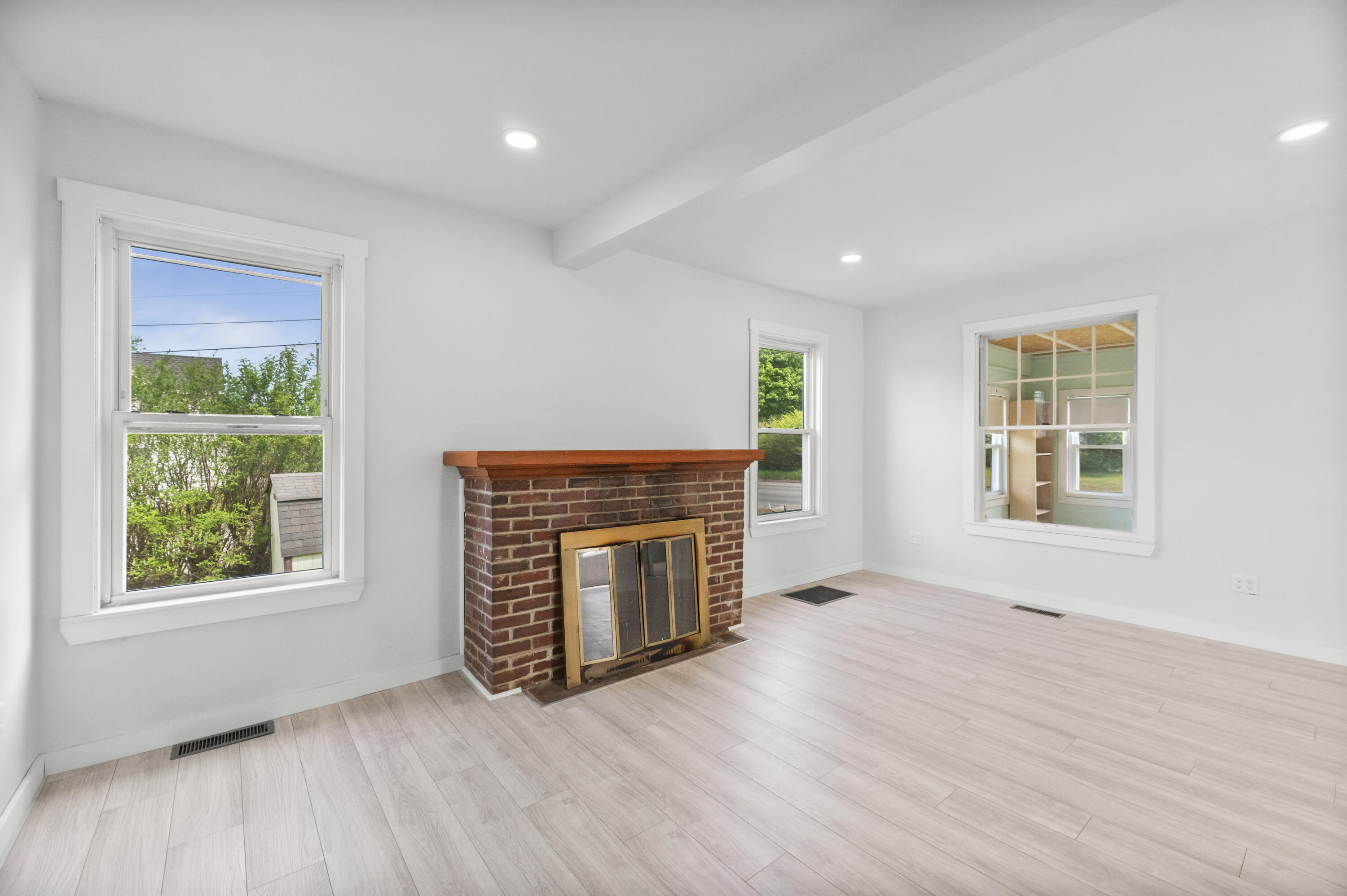 826 Riverside Drive Augusta, ME 04330 - Photo 10 of 34 DSC_2025