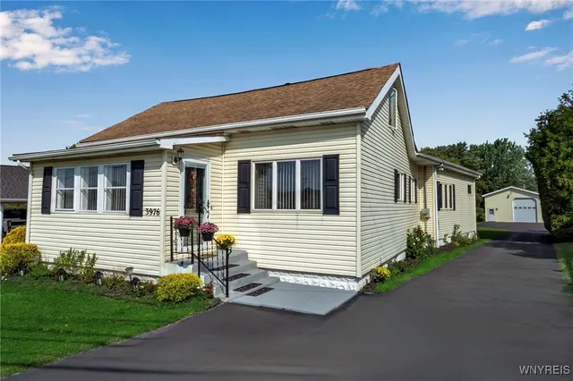 $900,000 | 3976 Southwestern Boulevard, Orchard Park, NY 14127