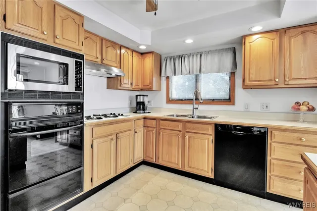 $900,000 | 3976 Southwestern Boulevard, Orchard Park, NY 14127