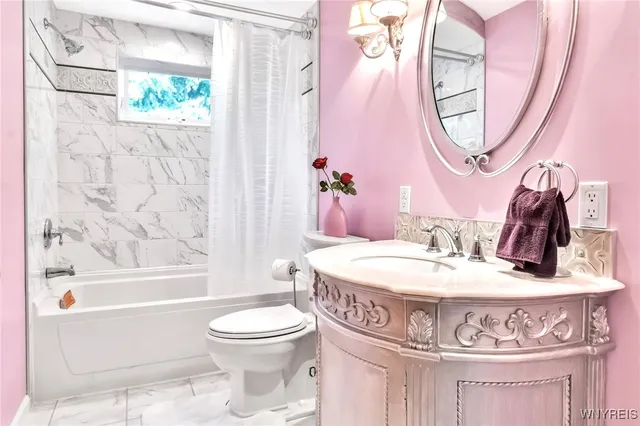 $900,000 | 3976 Southwestern Boulevard, Orchard Park, NY 14127