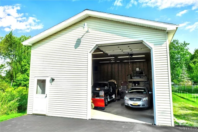 $900,000 | 3976 Southwestern Boulevard, Orchard Park, NY 14127