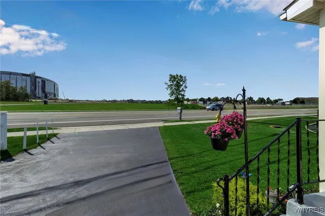 $900,000 | 3976 Southwestern Boulevard, Orchard Park, NY 14127