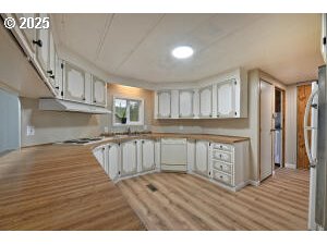 1330 Glenbrook Loop Road Riddle, OR 97469 - Photo 11 of 26