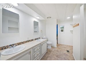 1330 Glenbrook Loop Road Riddle, OR 97469 - Photo 16 of 26