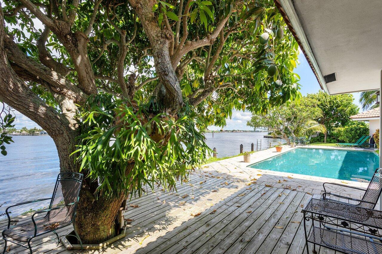 7 Sabal Island Drive Ocean Ridge, FL 33435 - Photo 22 of 44 a view of outdoor space and yard