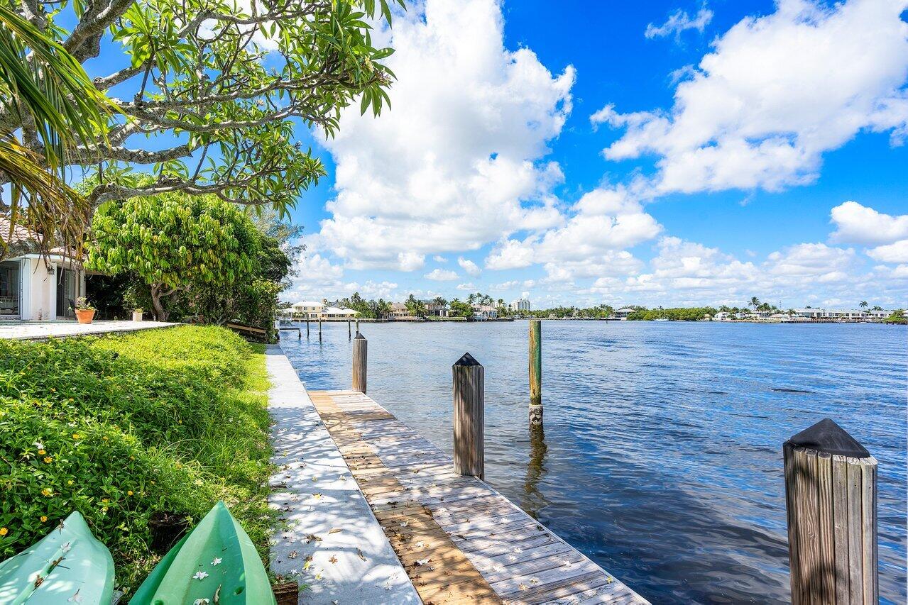 7 Sabal Island Drive Ocean Ridge, FL 33435 - Photo 4 of 44 a view of a garden