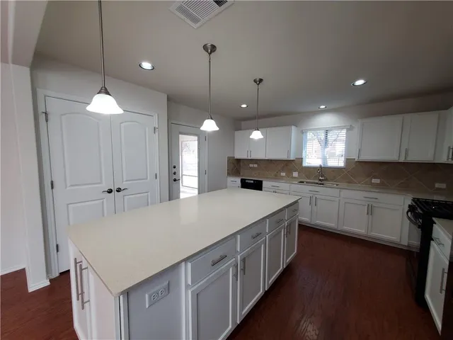 $2,300 | 206 Paint Creek Lane, Georgetown, TX 78633