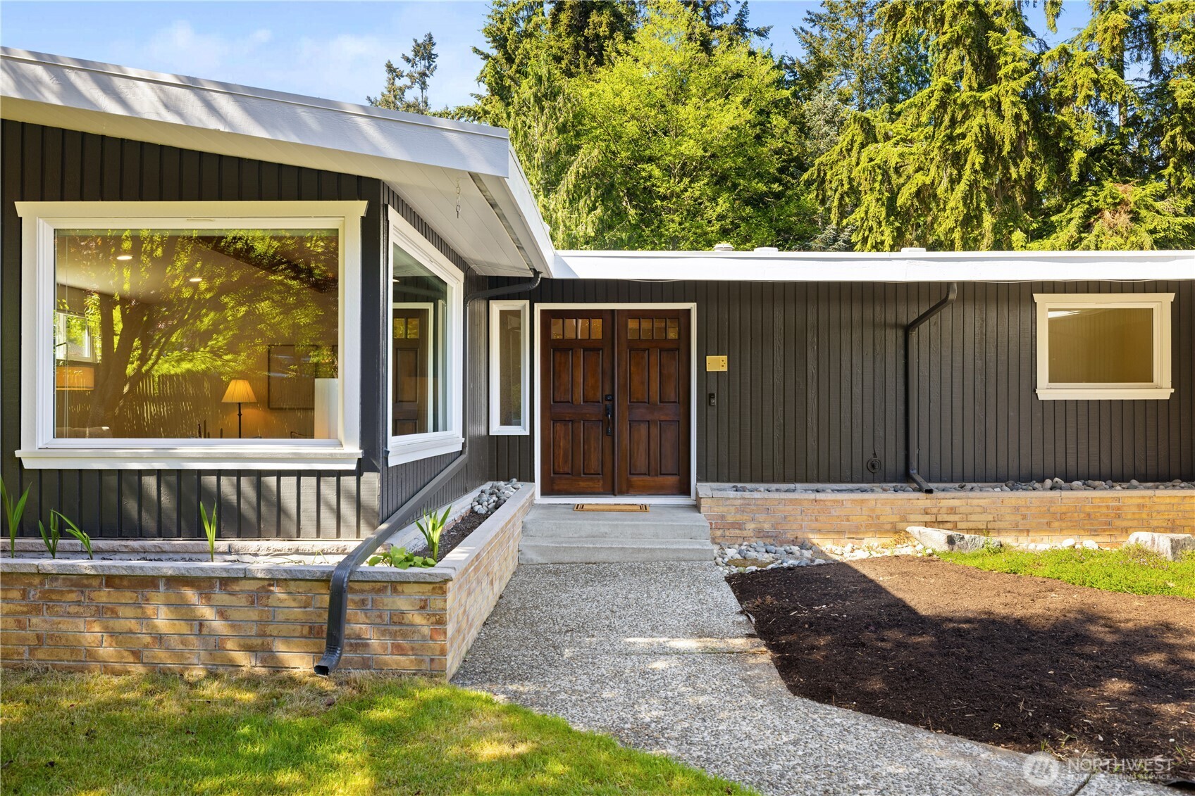 8021 181st Place Southwest Edmonds, WA 98026 - Photo 4 of 40