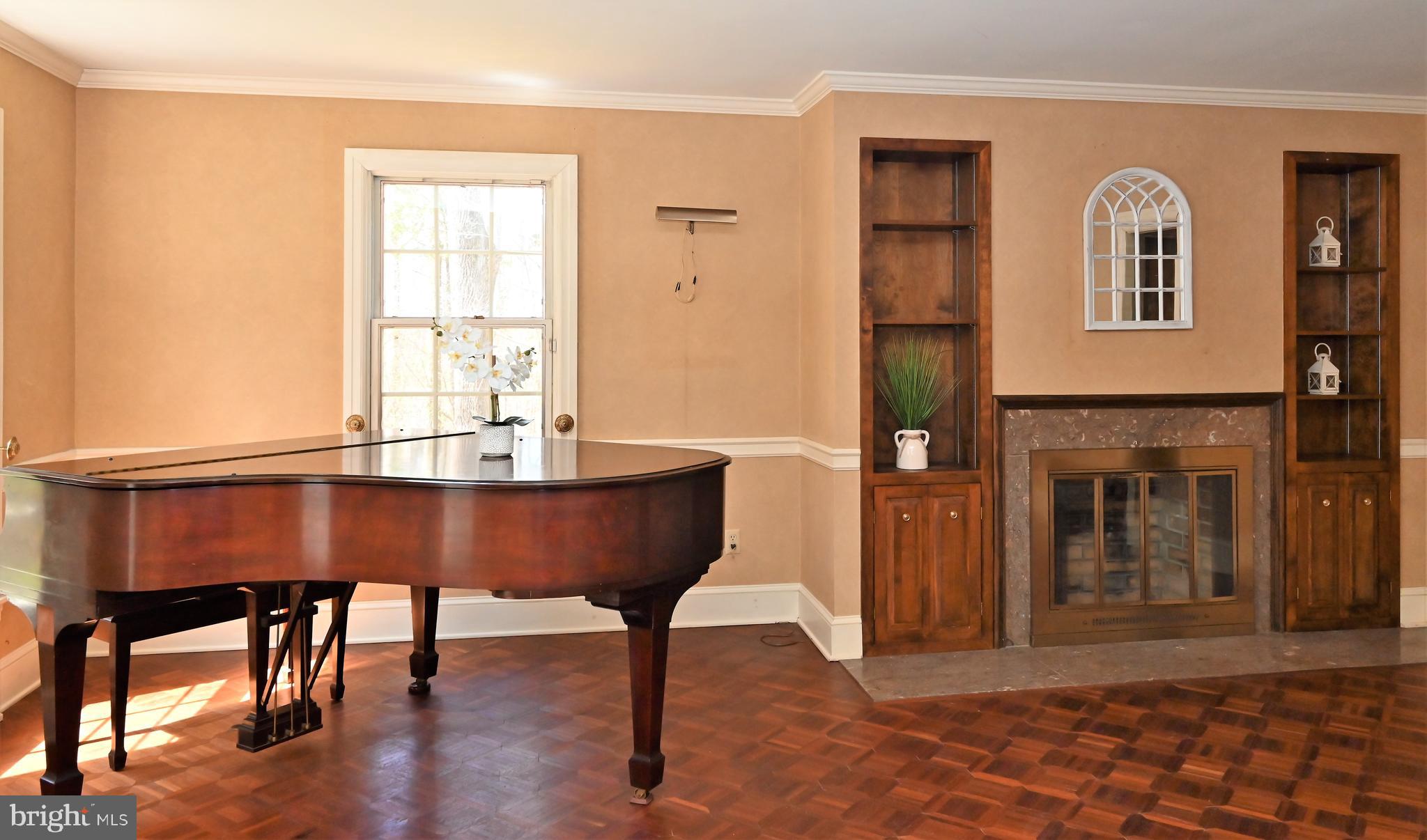 629 Lawrenceville Road Princeton, NJ 08540 - Photo 3 of 39 Living Room