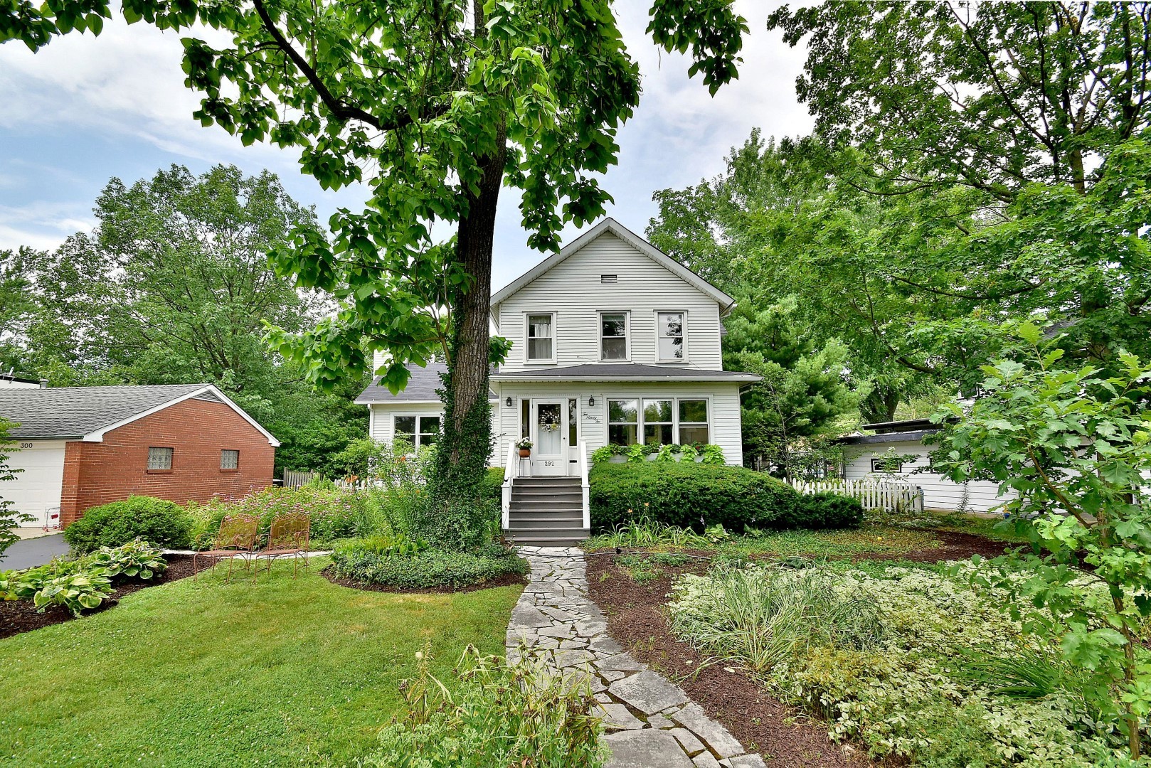292 Fairbank Road Riverside, IL 60546 - Photo 16 of 33