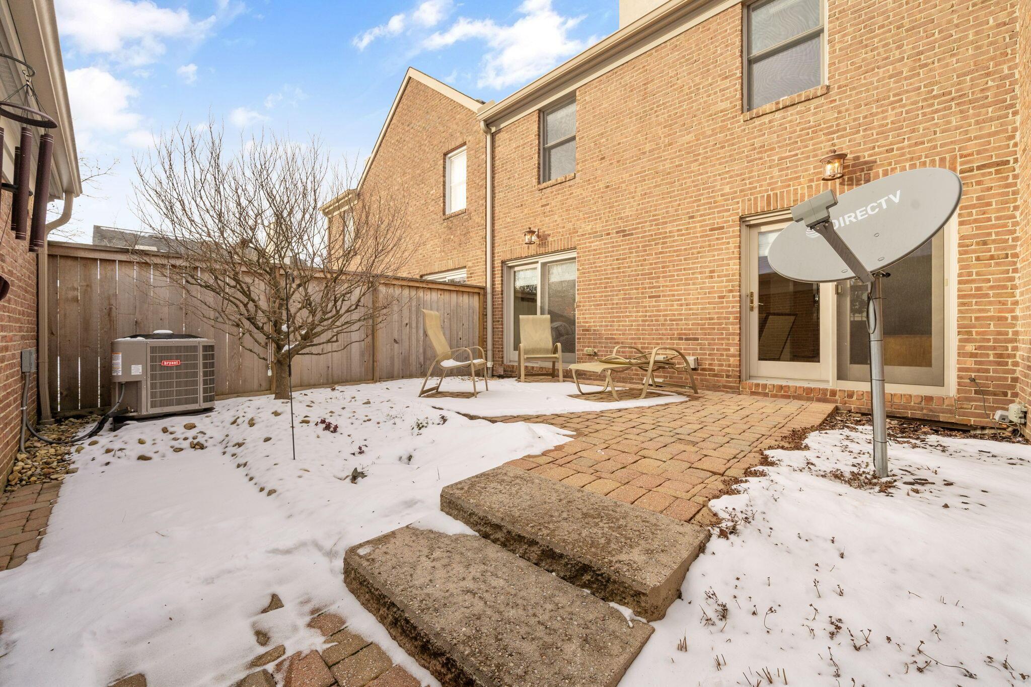2159 Sandston Road Columbus, OH 43220 - Photo 30 of 38 Patio