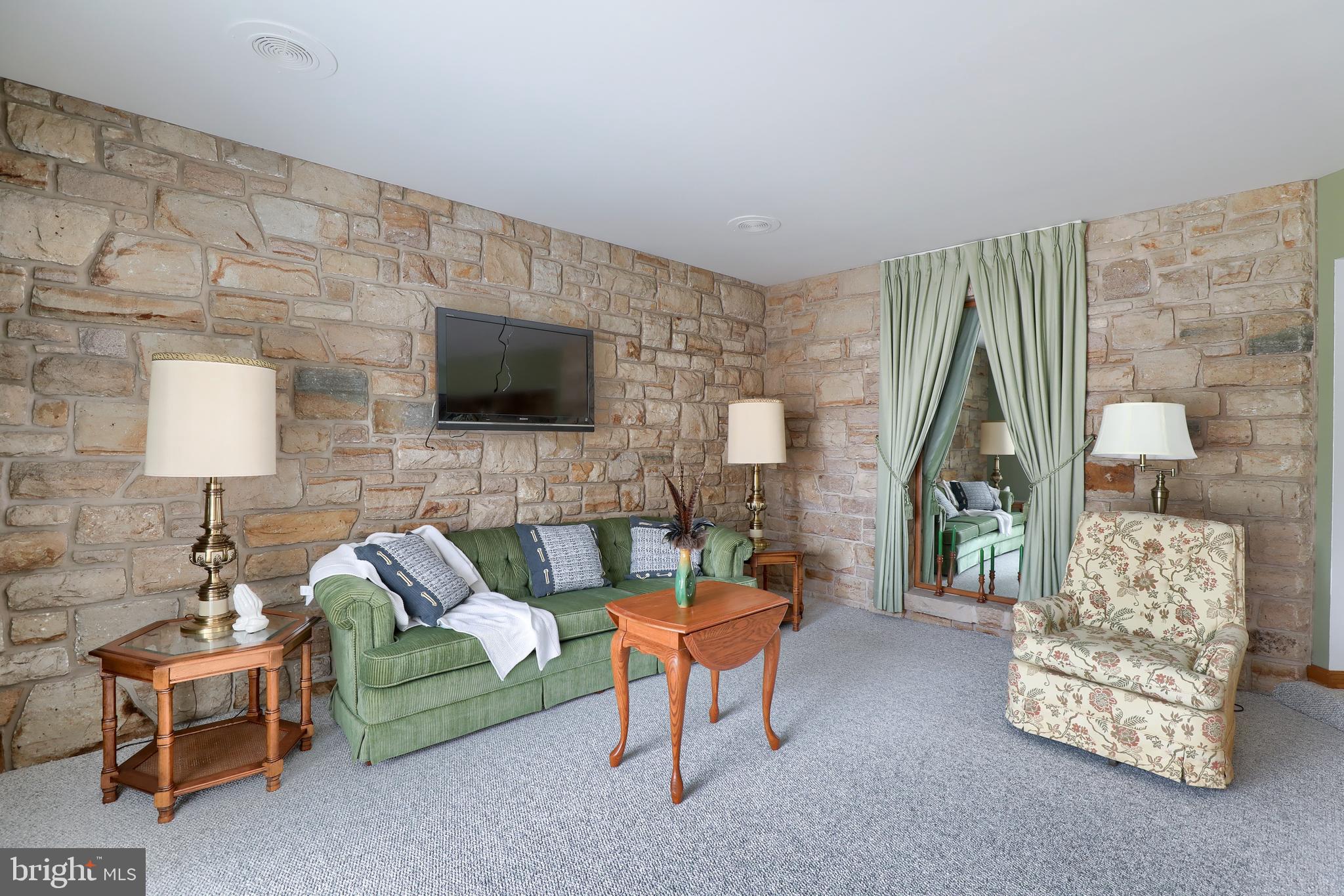 427 Maple Avenue Hershey, PA 17033 - Photo 16 of 44