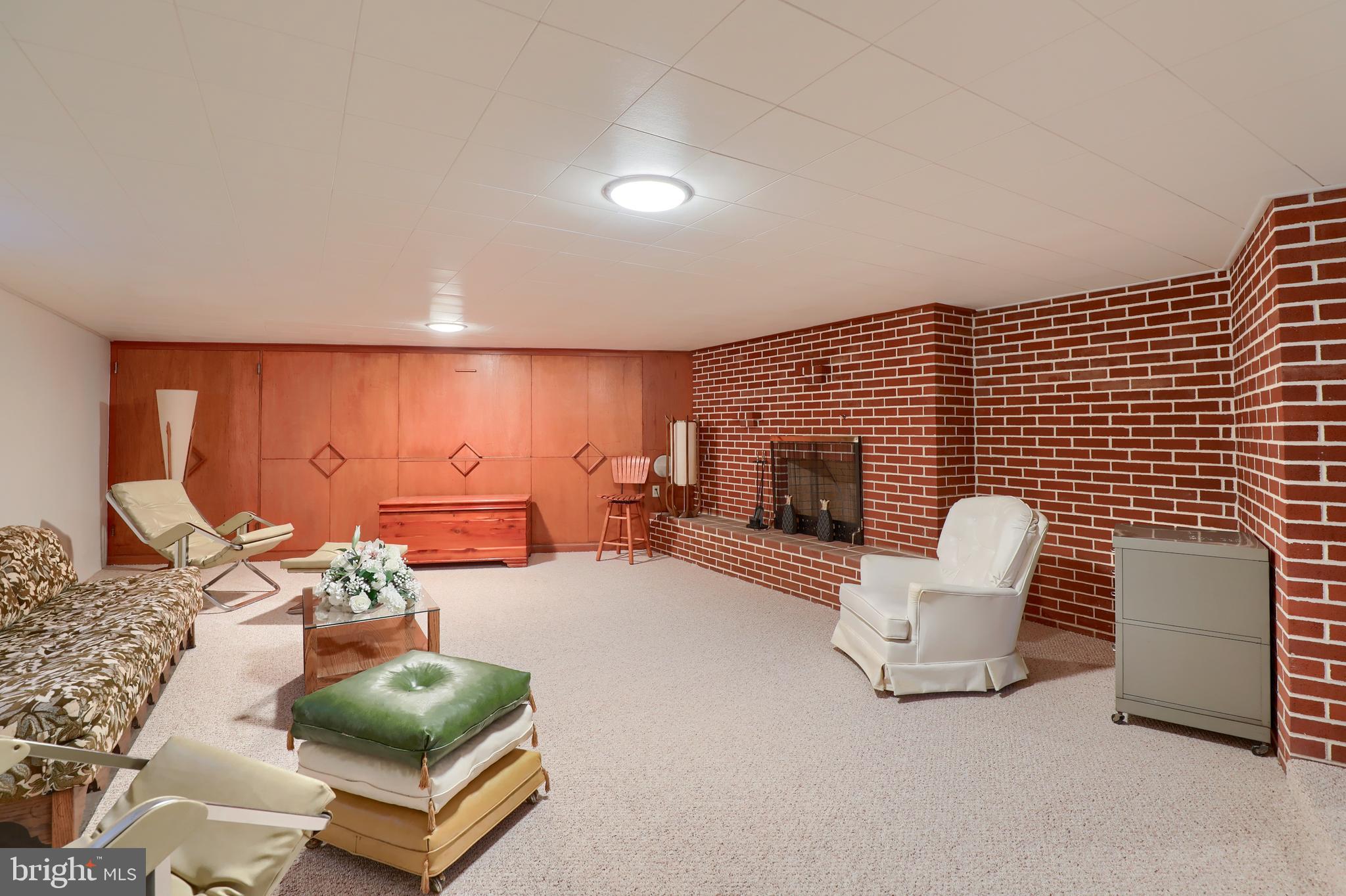 427 Maple Avenue Hershey, PA 17033 - Photo 8 of 44